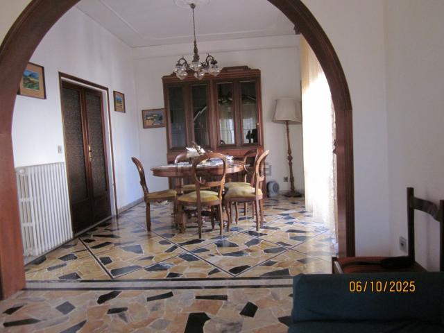 Appartamento in vendita di 147 m² in Via Agostino de Pretis