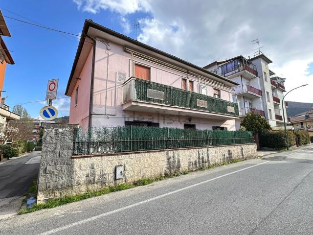 Appartamento in vendita di 147 m² in Via Giuseppe di Vittorio, 198