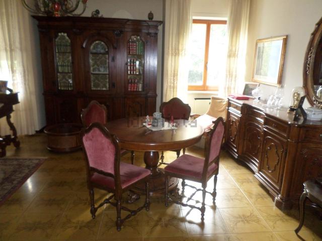 Appartamento in vendita di 147 m² in Via degli Oleandri