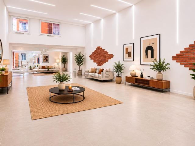 Appartamento in vendita di 147 m² in Via Emilia Centro, 227