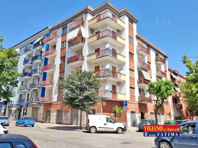 Appartamento in vendita di 147 m² in Via Emilio Perrone, 56
