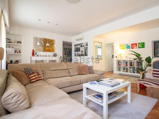 Appartamento in vendita di 147 m² in Via Francesco D&apos Ovidio