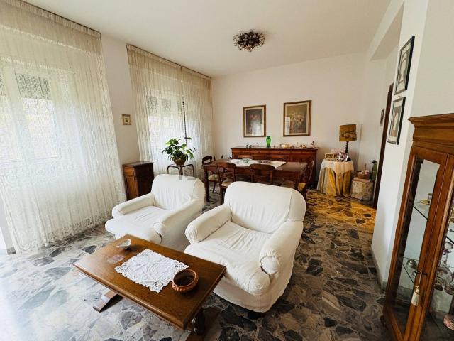 Appartamento in vendita di 147 m² in Via Simone Formentini