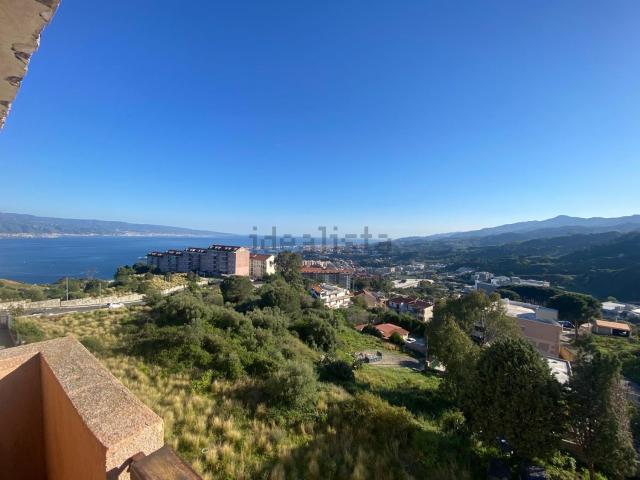 Appartamento in vendita di 147 m² in Via Pietro Nenni, 41