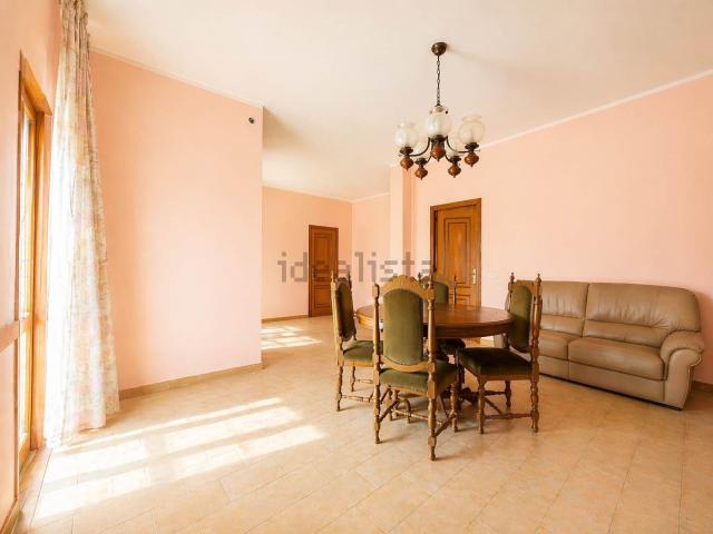 Appartamento in vendita di 147 m² in Via Pineta