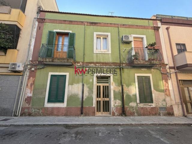 Appartamento in vendita di 147 m² in Via Trento, 61