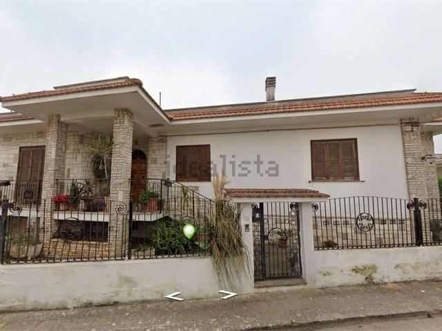 Appartamento in vendita di 147 m² in Via Trento, 71