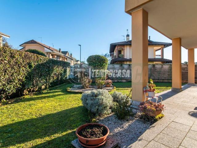 Appartamento in vendita di 147 m² in Via Val Camonica, 7