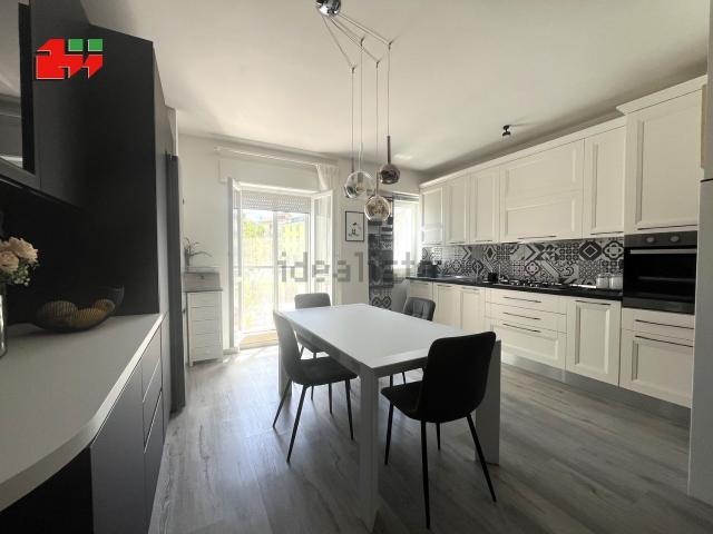 Appartamento in vendita di 147 m² in Via Zegalara