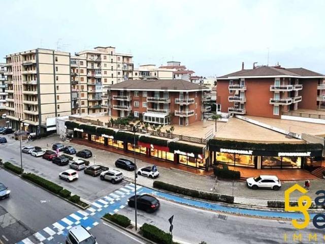Appartamento in vendita di 147 m² in Viale Teracati