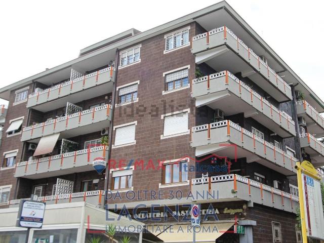 Appartamento in vendita di 147 m² in Largo Gaetano la Loggia, 33