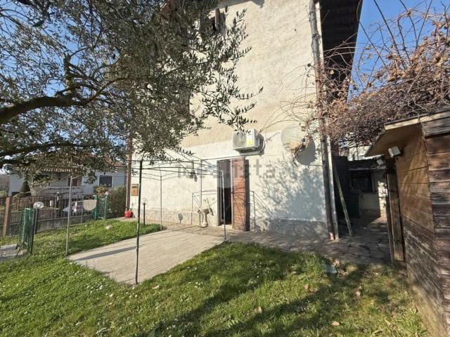 Appartamento in vendita di 148 m² in Via Conte Paolo Taverna, 26