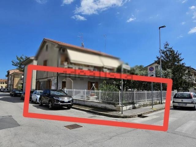 Appartamento in vendita di 148 m² in Via Campania