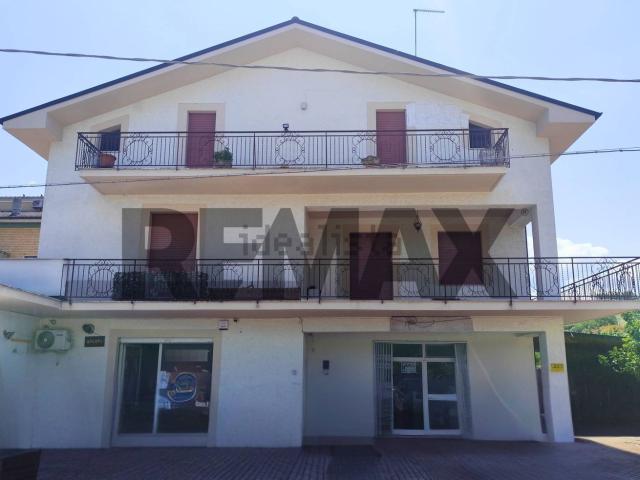 Appartamento in vendita di 148 m² in Via Aterno, 217