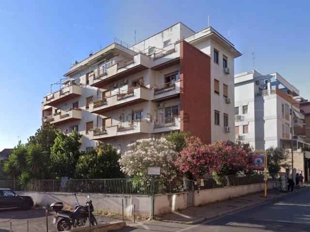 Appartamento in vendita di 148 m² in Via Aurelia