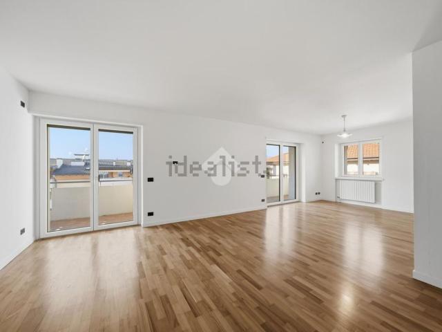 Appartamento in vendita di 148 m² in Via Giulio Catoni