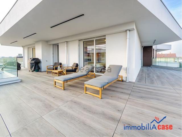 Appartamento in vendita di 148 m² in Via Giardino