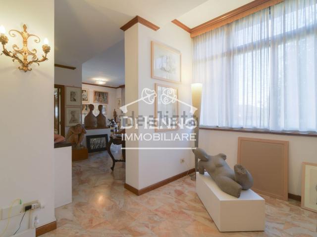 Appartamento in vendita di 148 m² in Via Giovanni Penta, 5