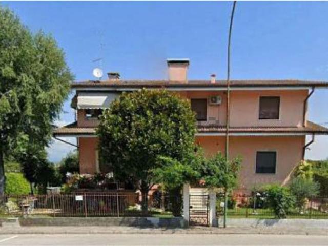 Appartamento in vendita di 148 m² in Via Don N. Busti