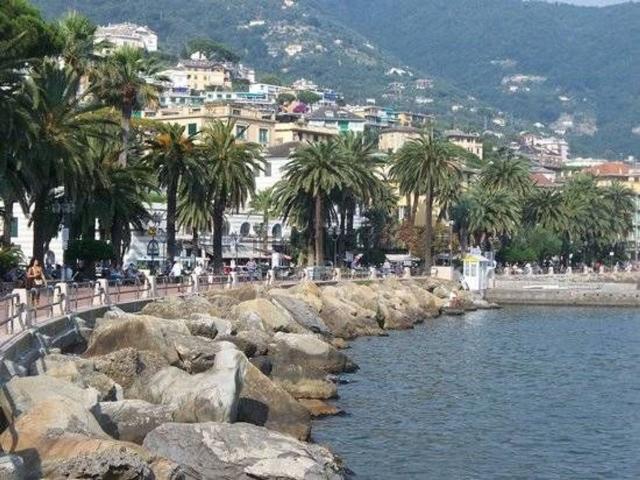 Appartamento in vendita di 148 m² in Via della Libertà, 34