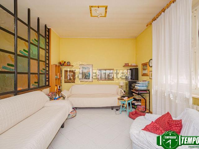 Appartamento in vendita di 148 m² in Via Francesco Carlone
