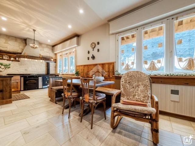 Appartamento in vendita di 148 m² in Via IV Novembre