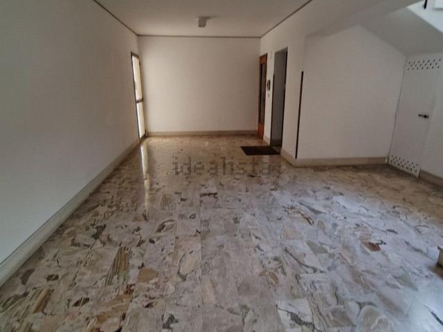 Appartamento in vendita di 148 m² in Via Mantova, 24