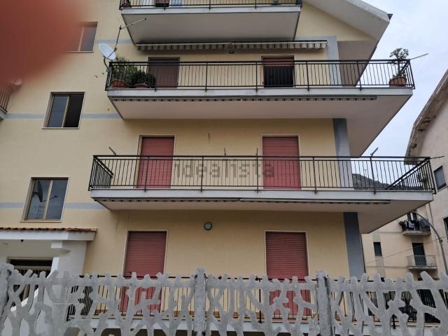 Appartamento in vendita di 148 m² in Via Marinella