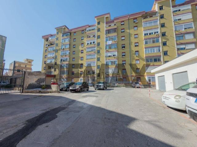 Appartamento in vendita di 148 m² in Via Messina Marine, 681