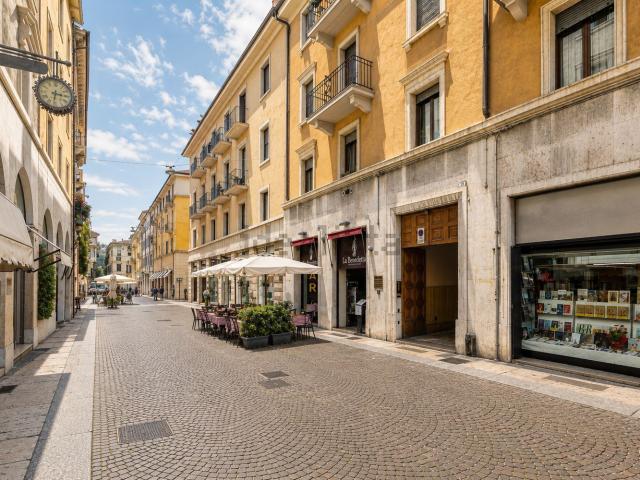 Appartamento in vendita di 148 m² in Via Stella