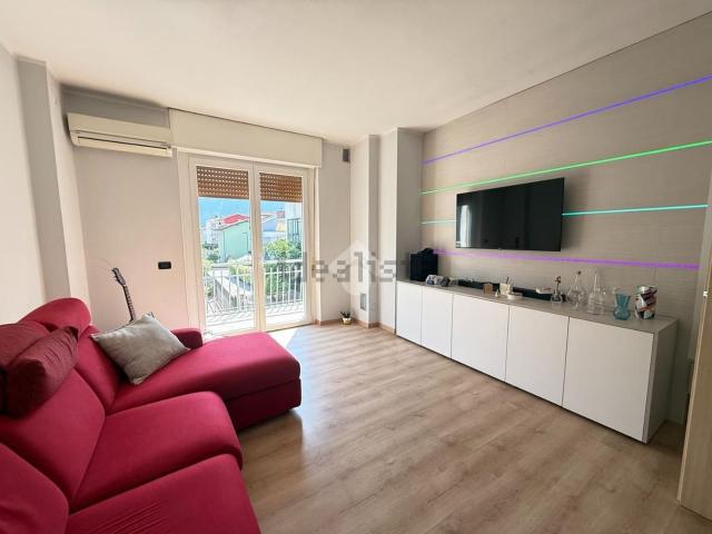Appartamento in vendita di 148 m² in Via Ranuncolo
