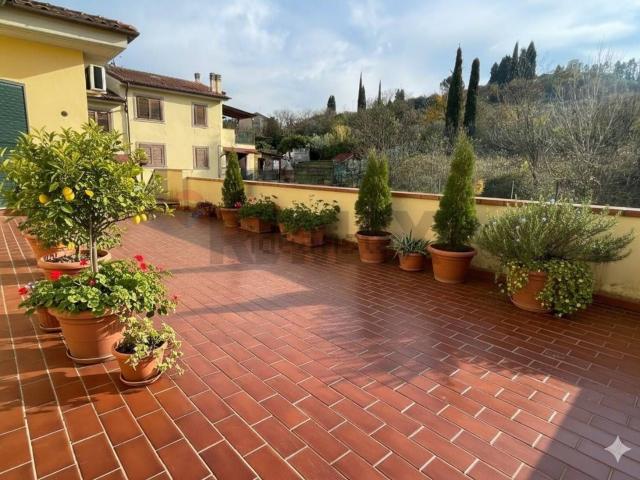 Appartamento in vendita di 148 m² in Via Tosco Romagnola Nord, 62
