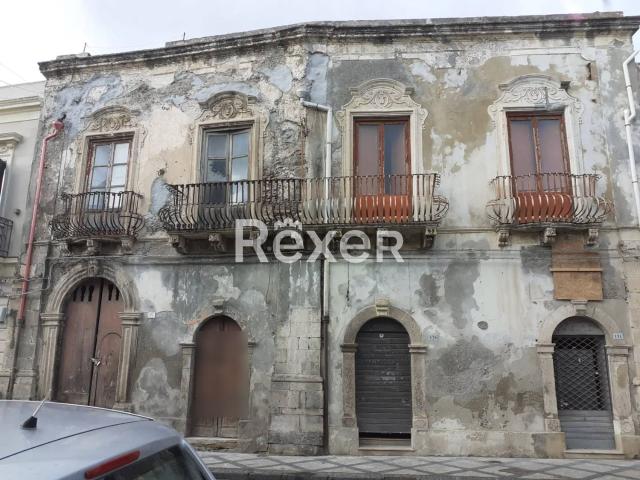 Appartamento in vendita di 148 m² in Via Umberto I°