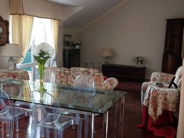 Appartamento in vendita di 148 m² in Viale Giovanni Bovio