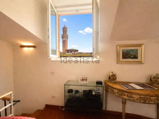 Appartamento in vendita di 148 m² in Piazza Tolomei, 53100
