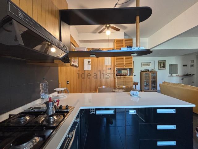 Appartamento in vendita di 149 m² in Via Colle Innamorati, 45
