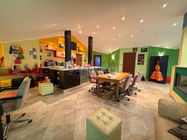Appartamento in vendita di 149 m² in Via Calvario, 10