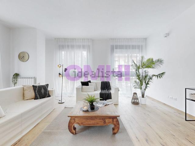 Appartamento in vendita di 149 m² in Via Carlo Cattaneo, 22