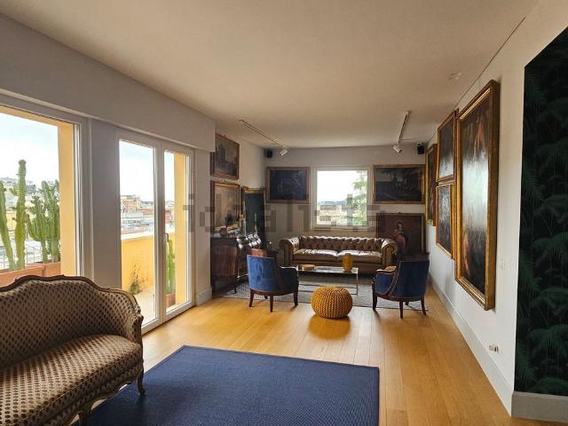 Appartamento in vendita di 149 m² in Via Cecilio Stazio, 25