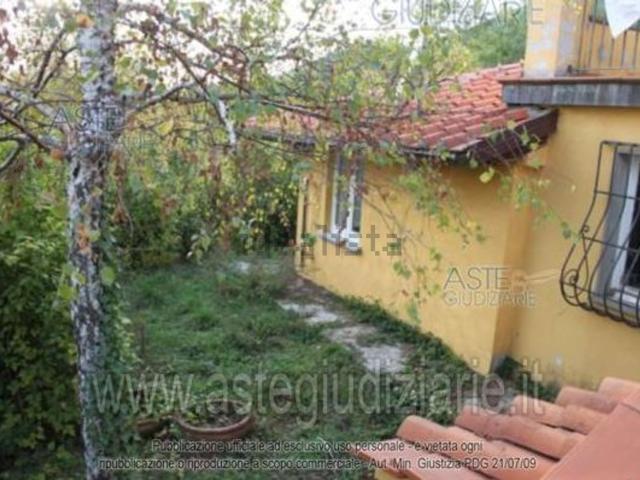 Appartamento in vendita di 149 m² in Via Cesare Paolacci, 135