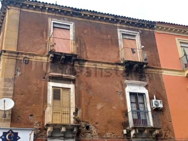 Appartamento in vendita di 149 m² in Via Guglielmo Oberdan, 40
