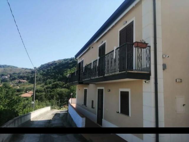 Appartamento in vendita di 149 m² in Via degli Ulivi