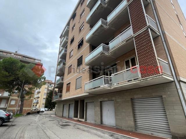 Appartamento in vendita di 149 m² in Via Jacopone da Todi, 38