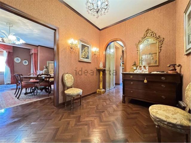 Appartamento in vendita di 149 m² in Via Jacopone da Todi, 38