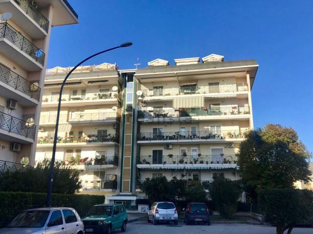 Appartamento in vendita di 149 m² in Via Mons. Pietro Iulianiello