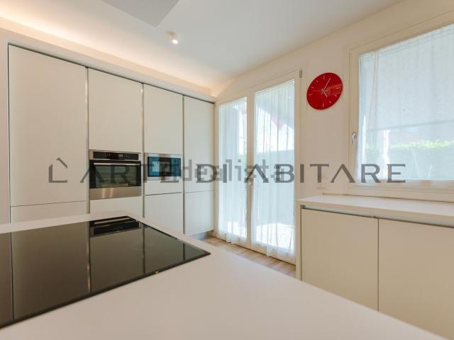 Appartamento in vendita di 149 m² in Via Monte Agaro, 5