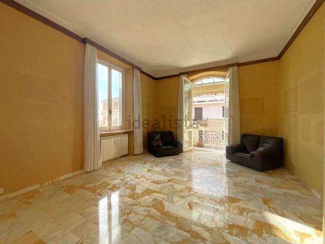 Appartamento in vendita di 149 m² in Via Montegrappa