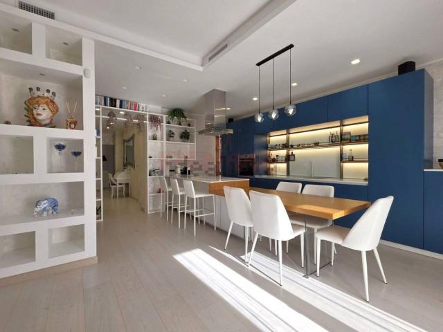 Appartamento in vendita di 149 m² in Via Mazzarella, 16