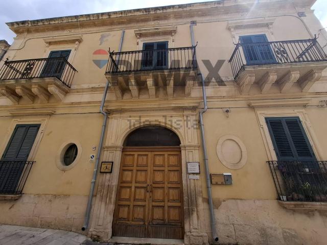 Appartamento in vendita di 149 m² in Via Sergio Sallicano, 69