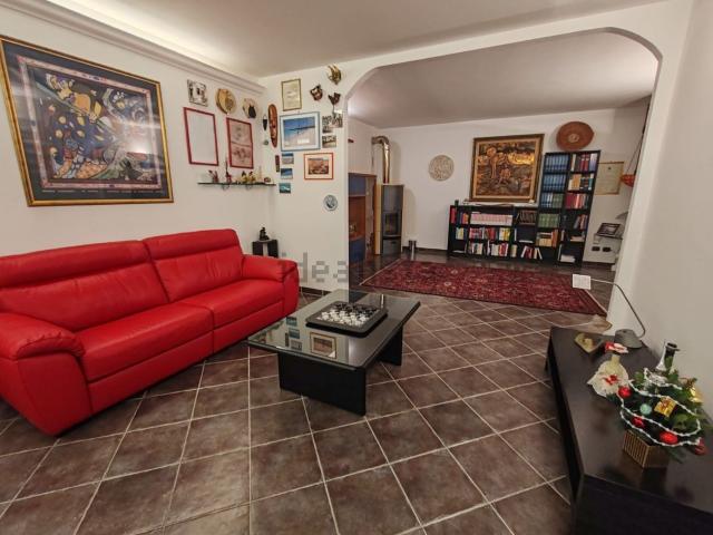 Appartamento in vendita di 149 m² in Via Poggio del Sole Superiore